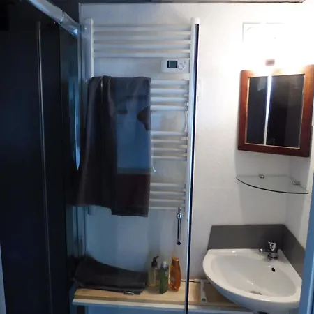 Apartamento Duplex 35mcarre, Zola, Dans Maison En Bois Nantes